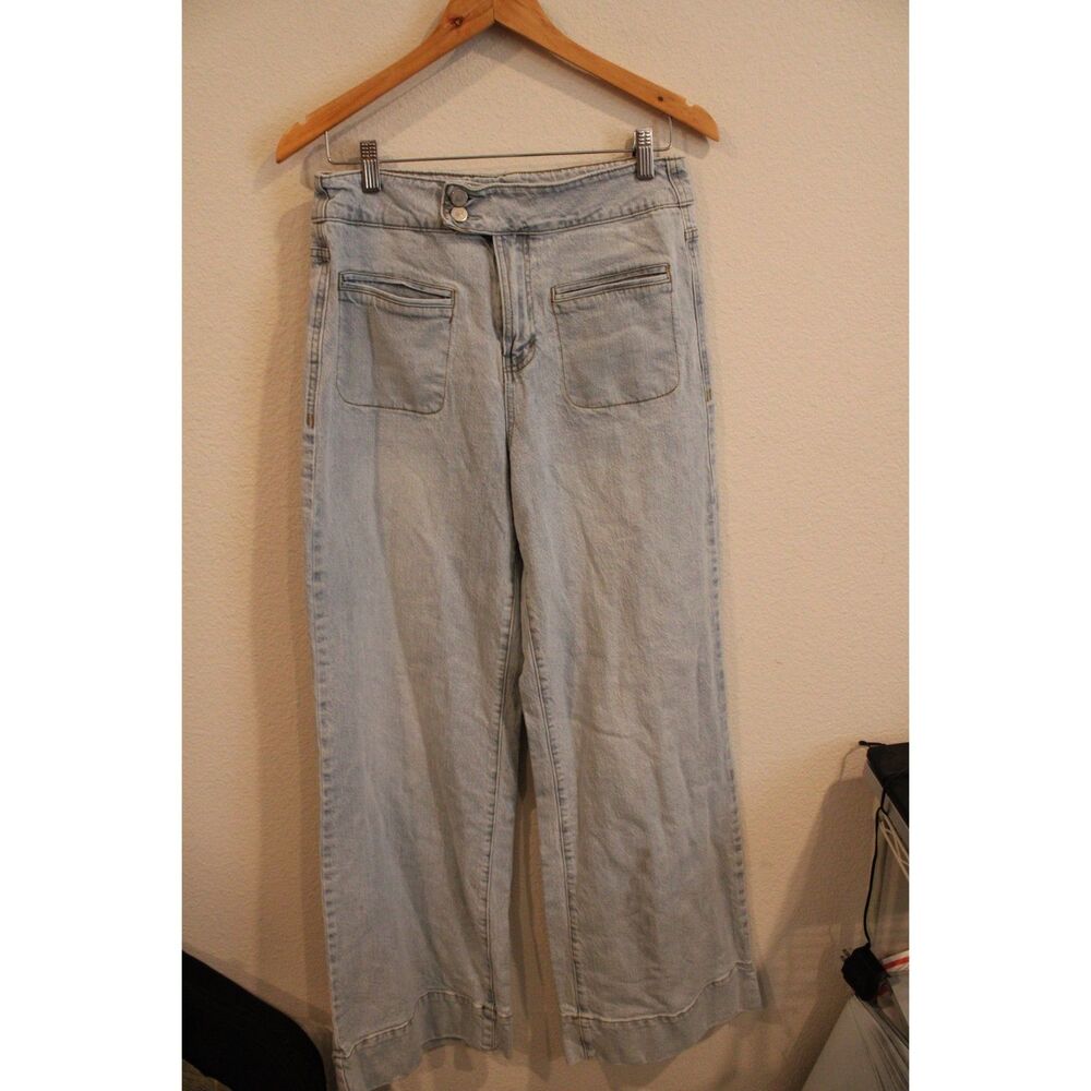 Habitual high rise wide leg wide hem front pocket light wash jeans size 8/29